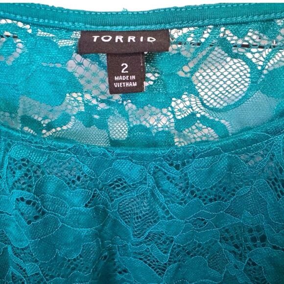 Torrid Aqua Blue/Green Stretch Lace Crew Neck Cinch Side Tee Size 2 2XL - Picture 8 of 14